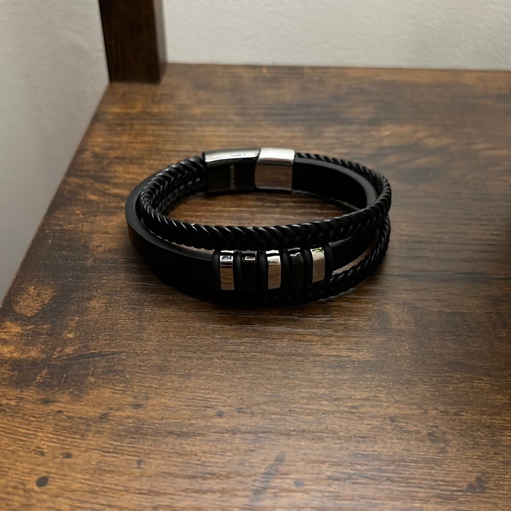 Leather bracelet